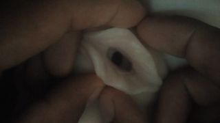 ¡Papá quiere criar tu pequeña flor esta noche! ¡Gime mientras pone