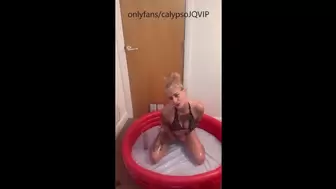 Fine Milf, CalypsoJuneQueen Squirts from Toy Play