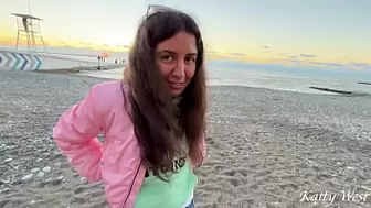 Picked up a skank on the beach and invited her to have sex in the shower