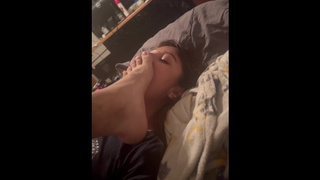 slave swallows my feet, until she climax