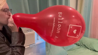Sucking up a 14’’ Belbal Balloon until it POPS!