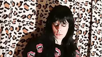 Beth Kinky - Sexy goth domina smoking 2 pt1 HD