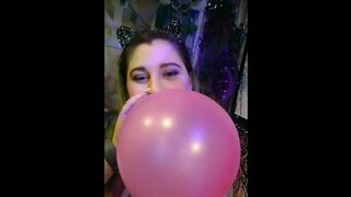 Kendal Kink Sneak Peak butt the Scenes Balloon Filled CamRoom&halloween Deco Swallowing up